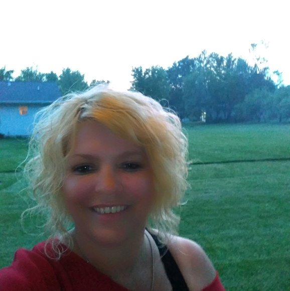 Meet your Posher, Shannon - Picture 1 of 2